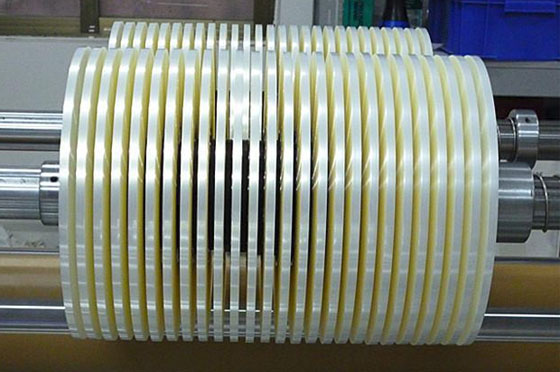 载带材料与上盖带材料一起使用对电子元器件保护作用